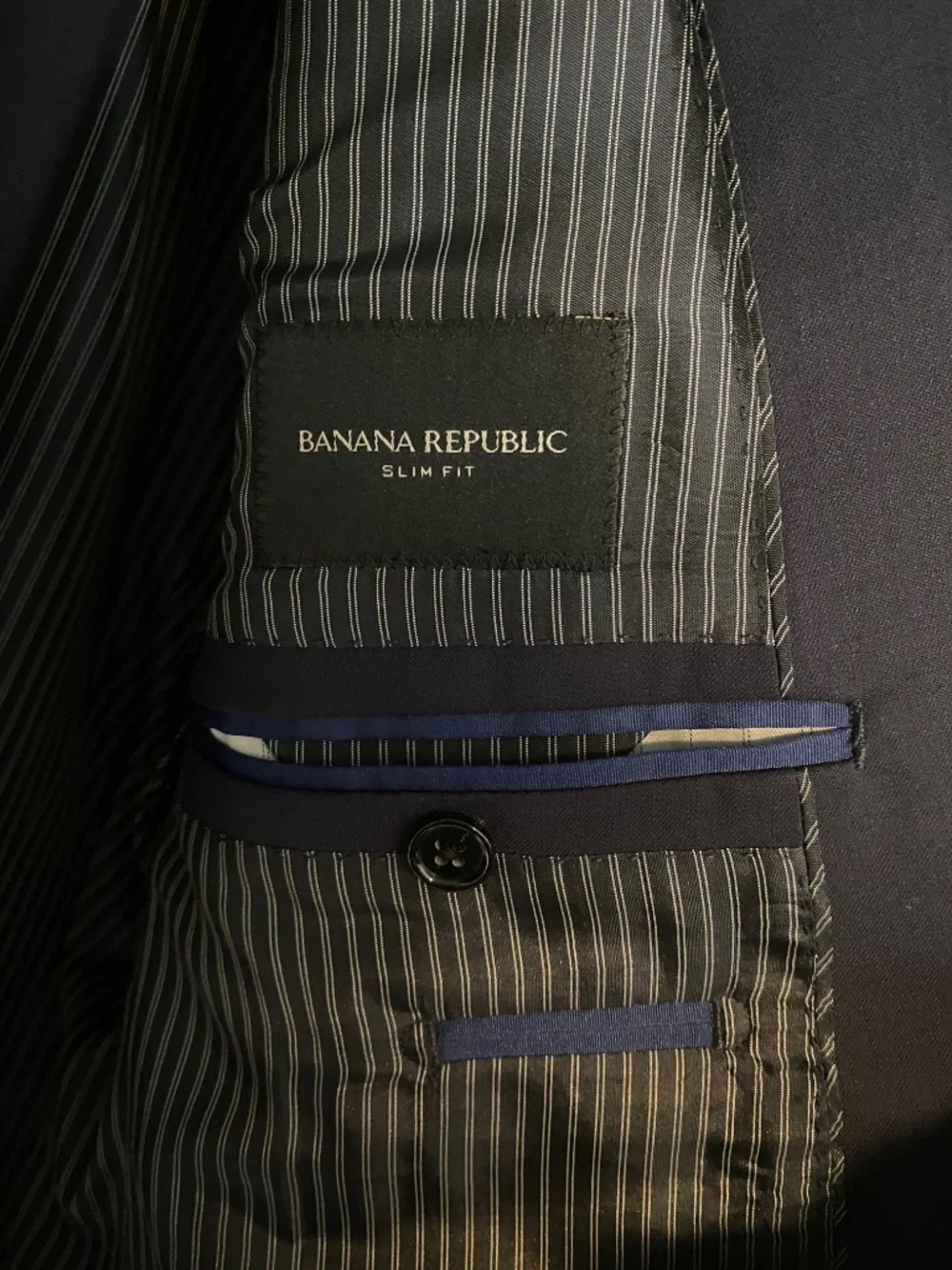 Banana Republic Men’s Navy Slim‑Fit Suit – Super 120’s Italian Wool, 40R / 34×34